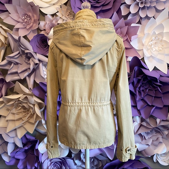 Beige Jacket - Picture 4 of 7